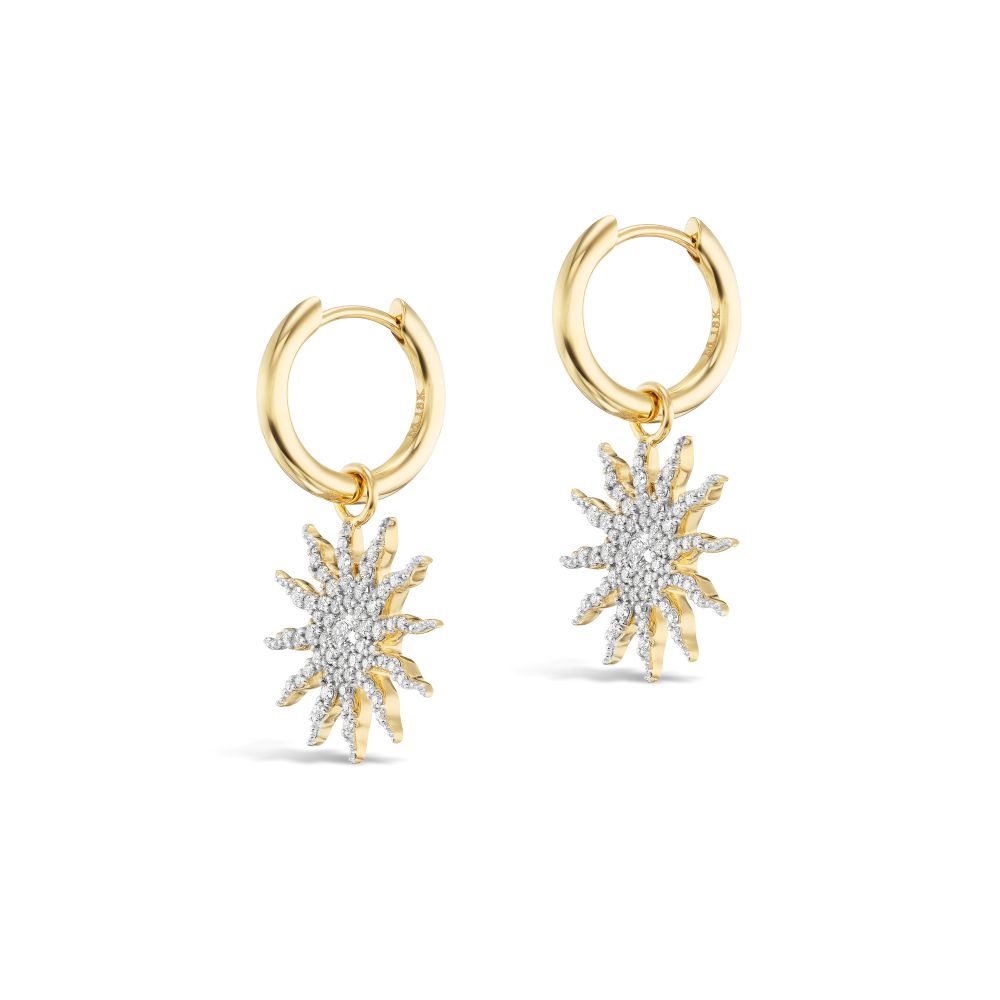 Clio Wavy Victorian Star Charm